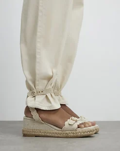 Beige Scallop Trim Wedges