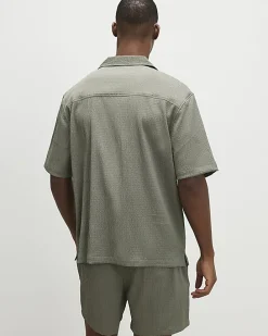Green Regular Fit Textured Short Sleeve Shirt