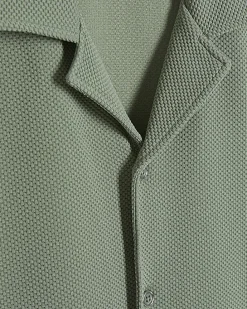 Green Regular Fit Textured Shirt